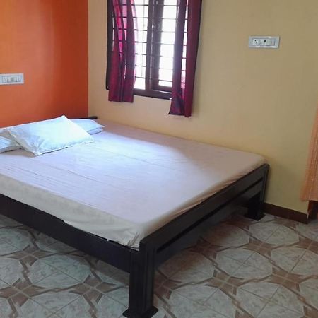 Villa Umar Homestay ポンディシェリ エクステリア 写真