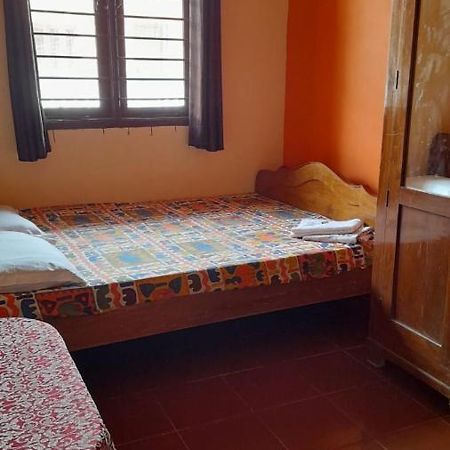 Villa Umar Homestay ポンディシェリ エクステリア 写真